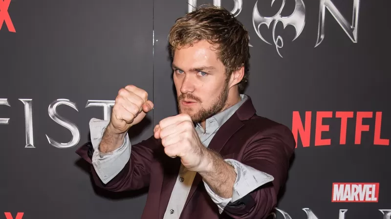 芬恩·琼斯（Finn Jones）最后一次扮演铁拳。